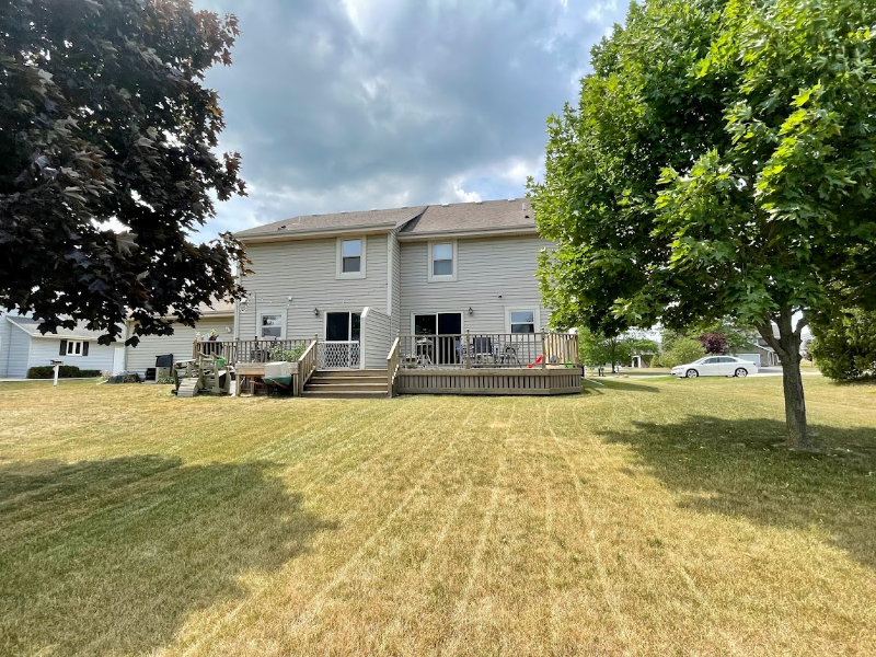 W194S8390 Summeridge Ct - Photo 3 of 18