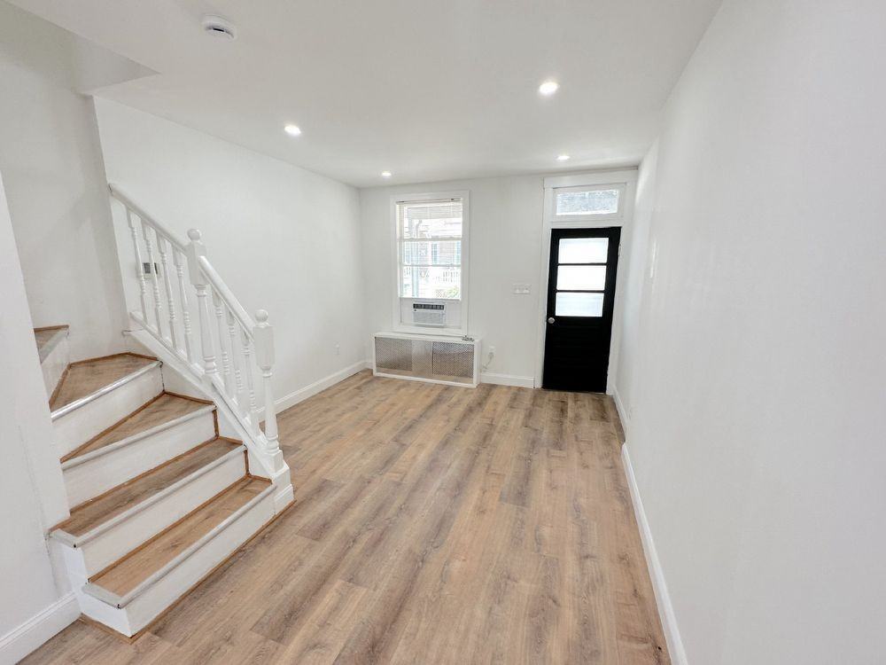 605 Harding Pl - Photo 2 of 16