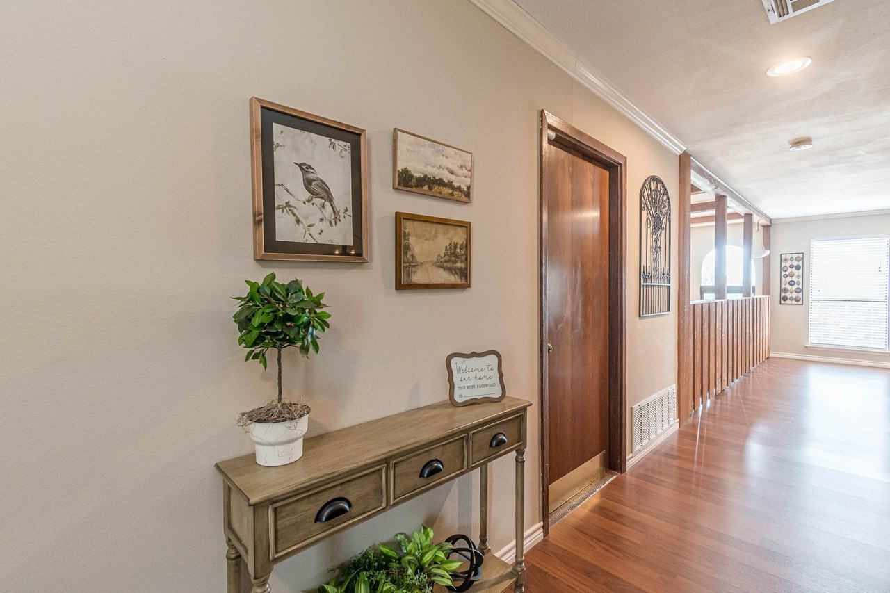 5202 5202 Tree Top StreetRetreat Style Home-Leon Valley #1 - Photo 2 of 34