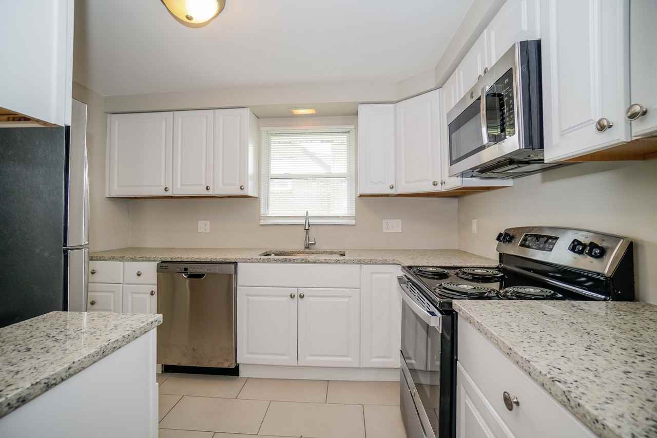 521 California Ave - Photo 2 of 16