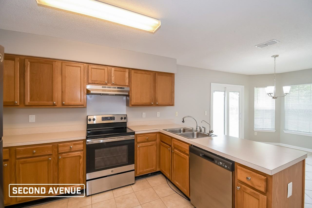 5647 Ellis Trace Dr - Photo 2 of 17