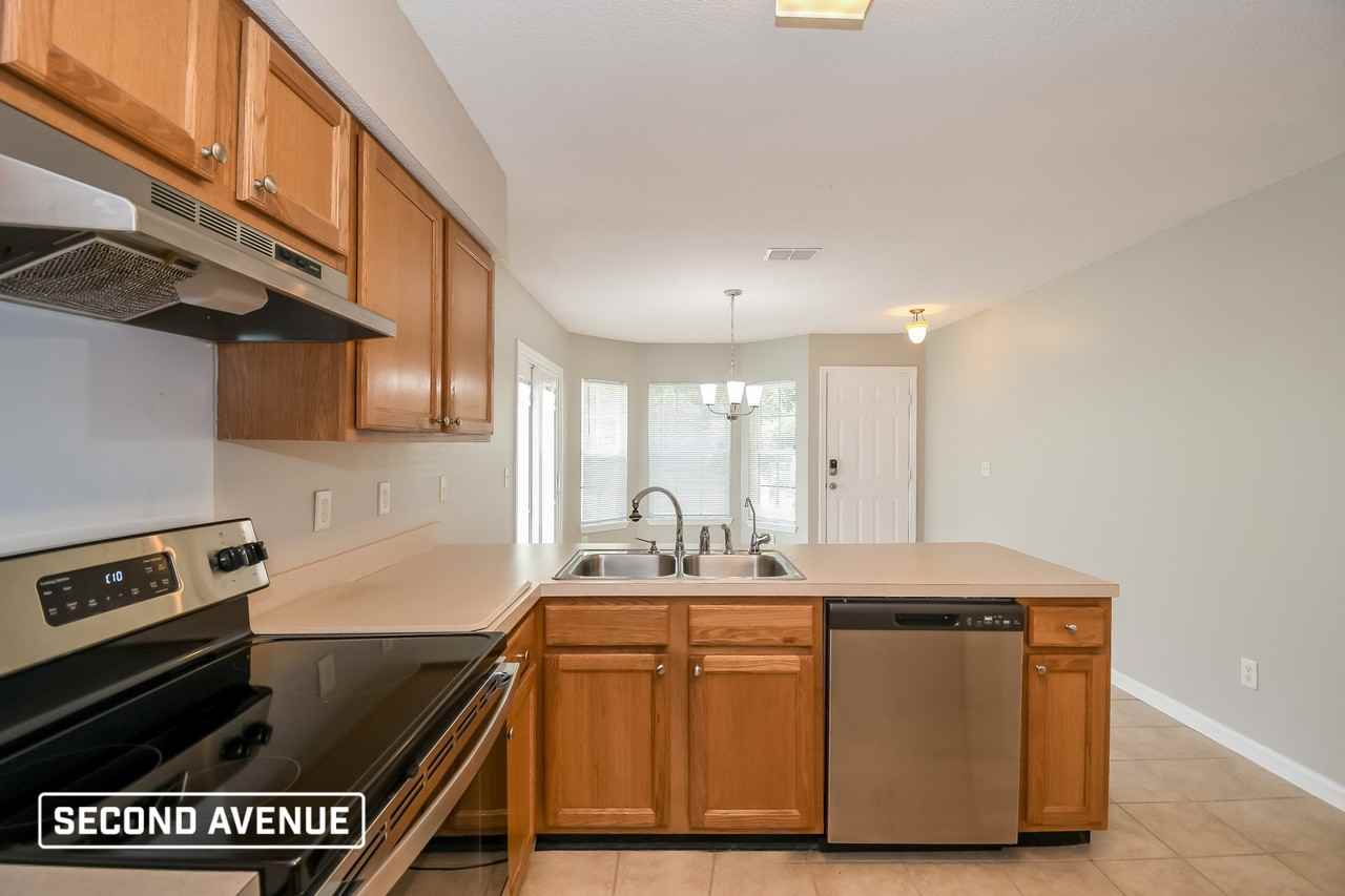 5647 Ellis Trace Dr - Photo 3 of 17