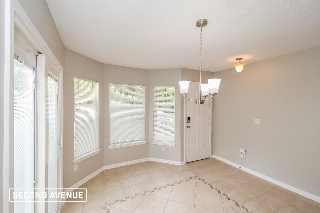 5647 Ellis Trace Dr - Photo 4 of 17