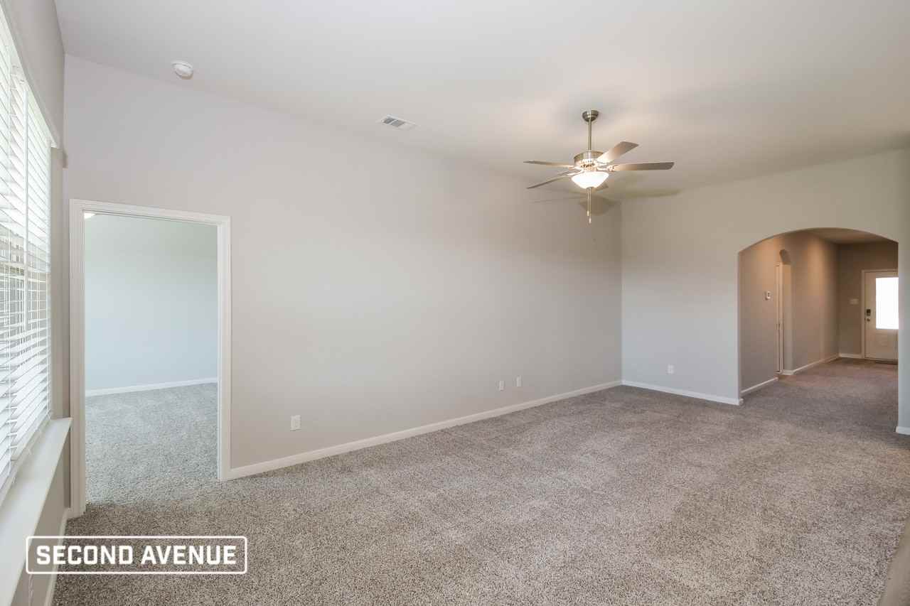 2105 Meadow Dr - Photo 7 of 25
