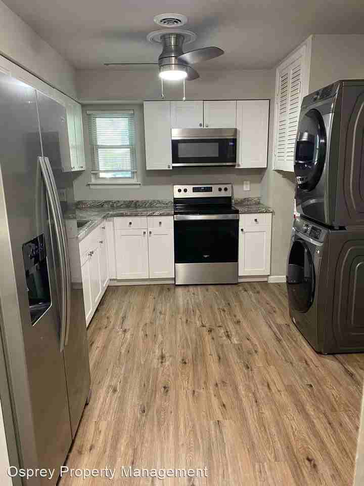 1495 E Tanners Creek Dr - Photo 2 of 10