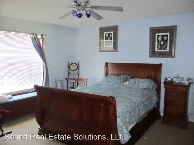 239 Trish Dr - Photo 3 of 10