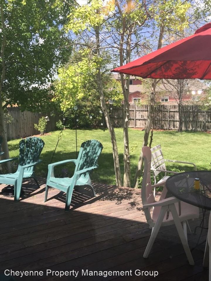 4616 Saddleback Dr - Photo 2 of 11