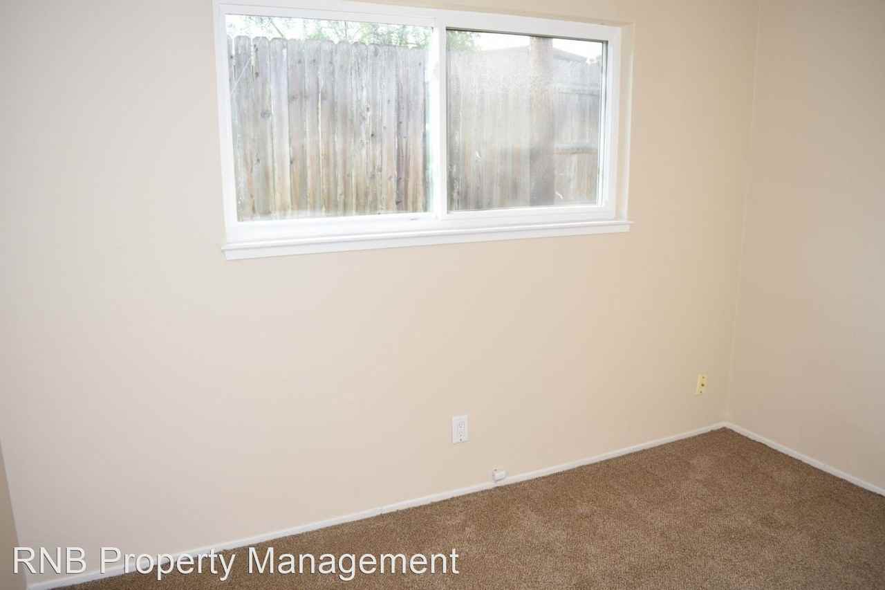 1122 Augusta Way - Photo 3 of 21