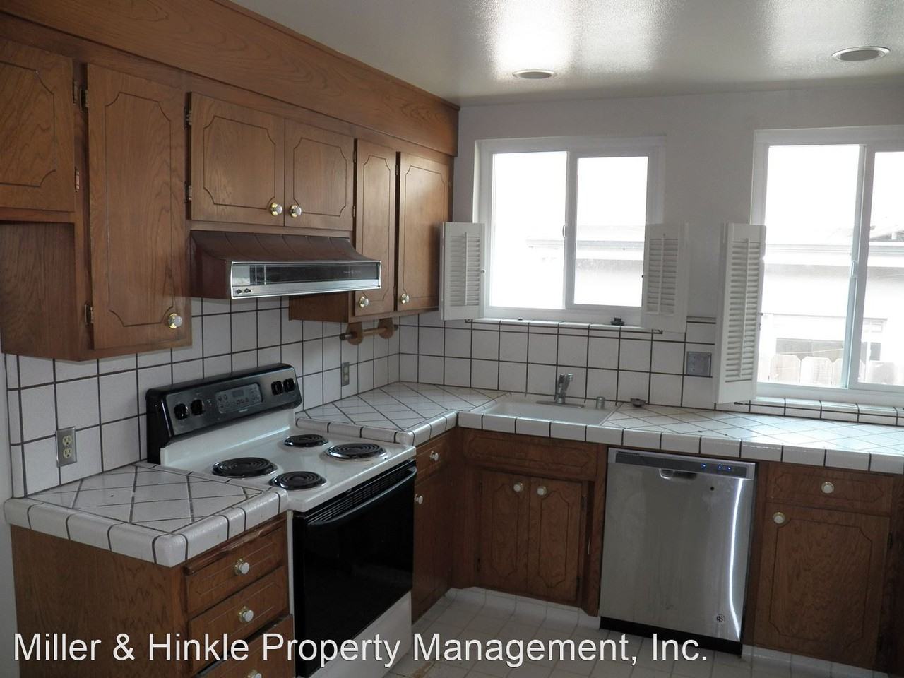 623 N Clover Ave - Photo 2 of 10