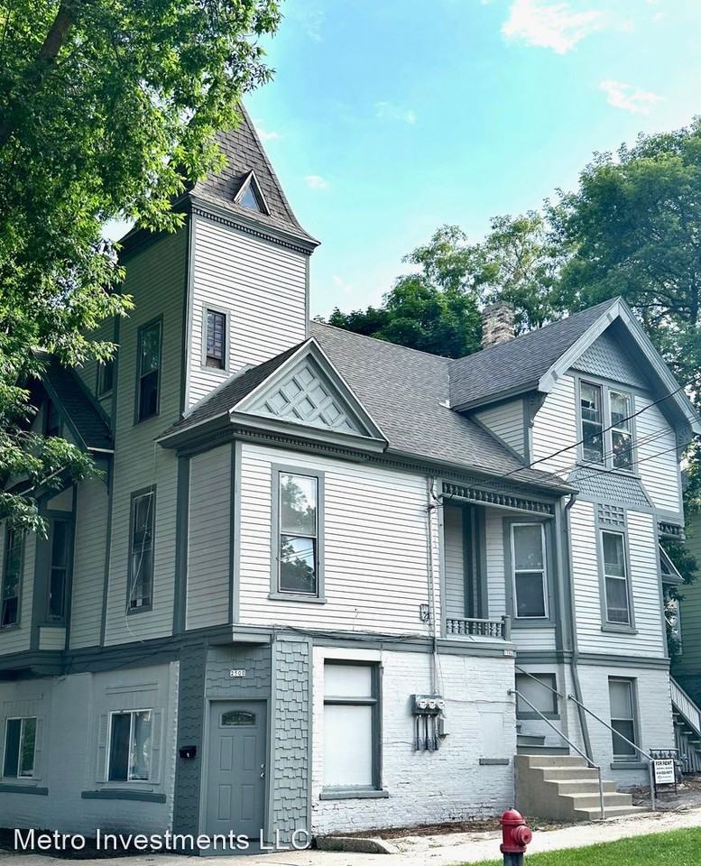 1702 E Bradford Ave - Photo 2 of 22