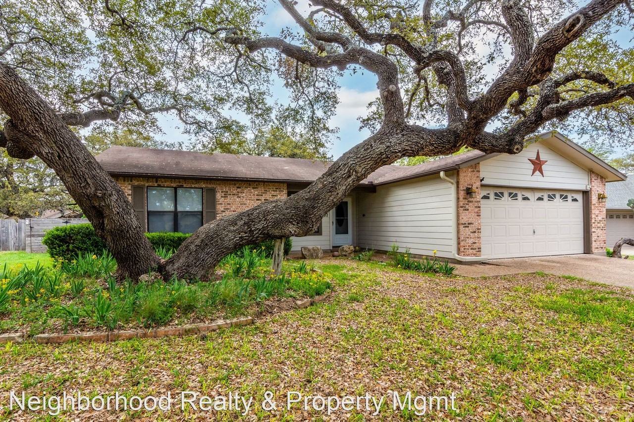 57 Woodcreek Dr - Photo 3 of 35