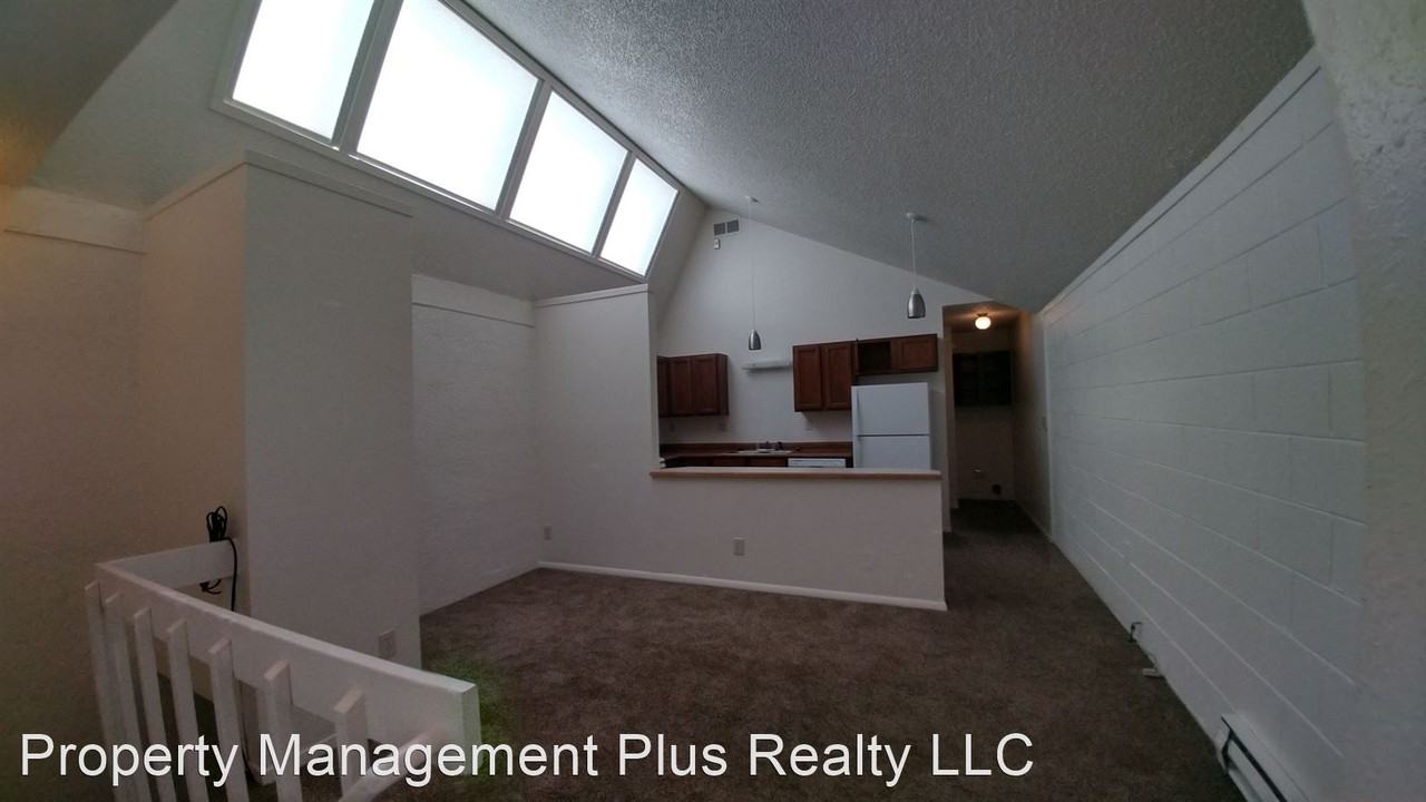 1239 Hunter Ct. - Photo 2 of 11