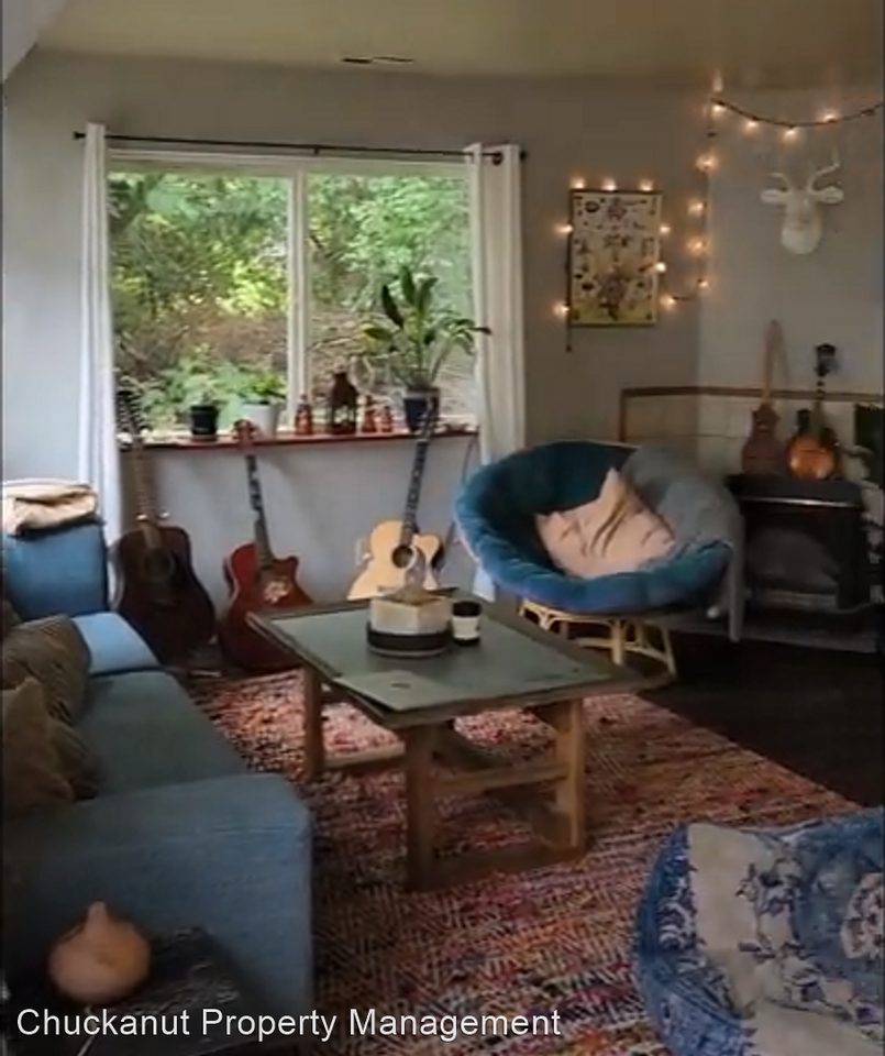 2215/2217 Xenia Lane - Photo 2 of 26