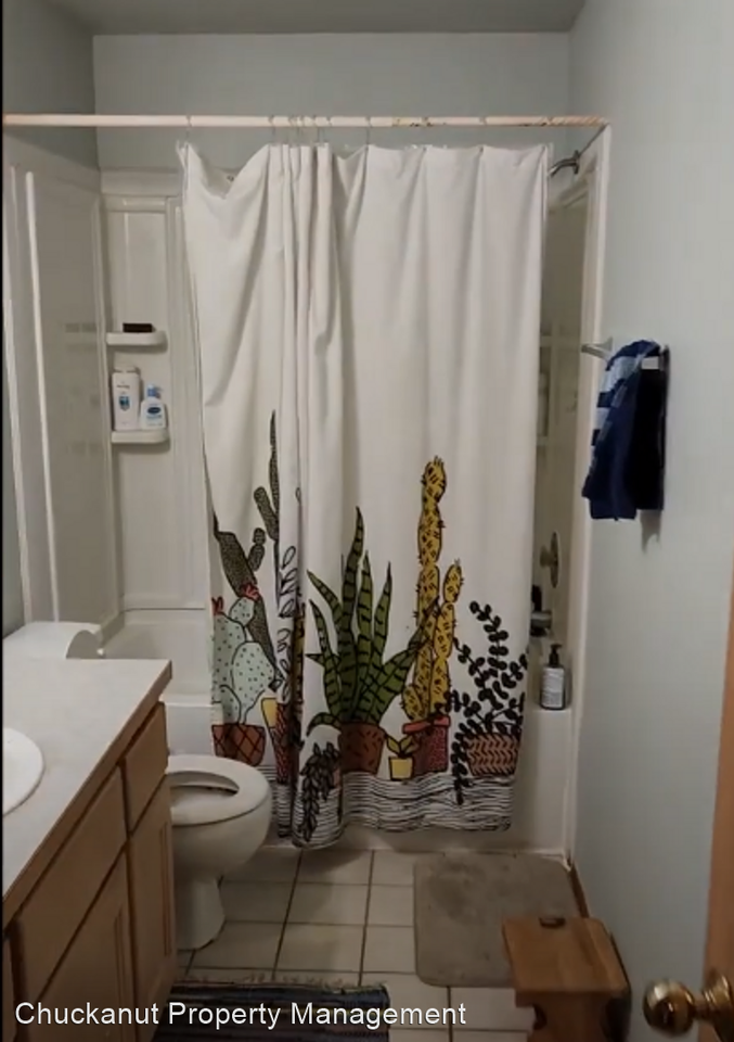 2215/2217 Xenia Lane - Photo 3 of 26