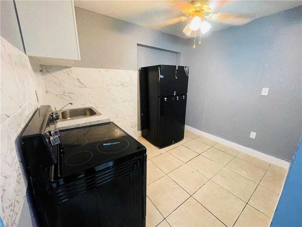 18515 Nw 42nd Pl #18515 - Photo 2 of 8
