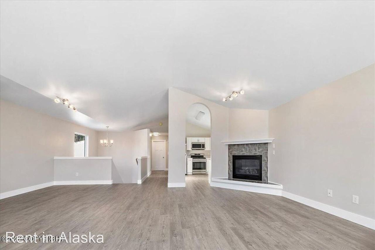2901 N Hematite Dr - Photo 3 of 23