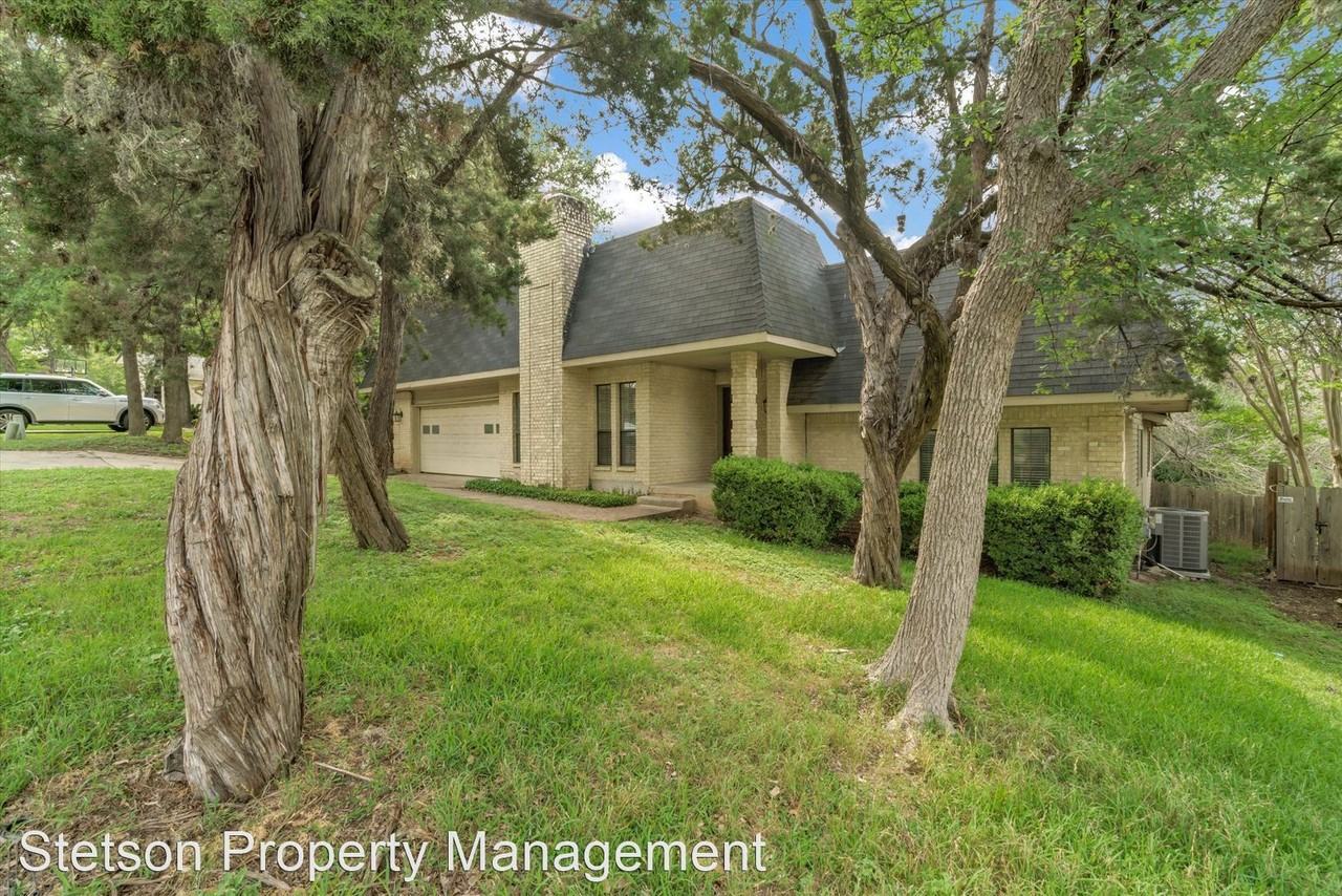 1902 Mistywood Dr - Photo 3 of 20