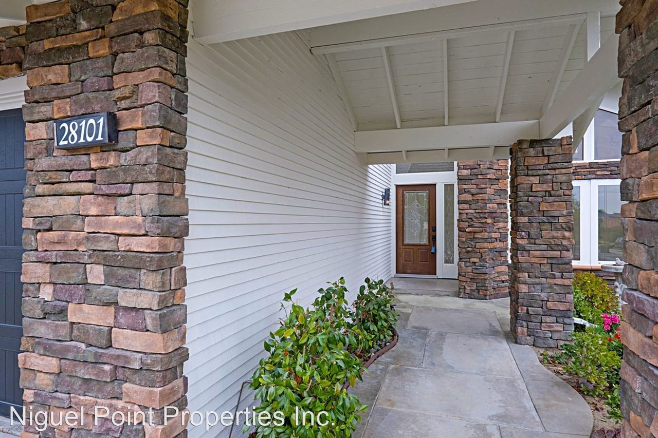 28101 Westfield Dr - Photo 3 of 49