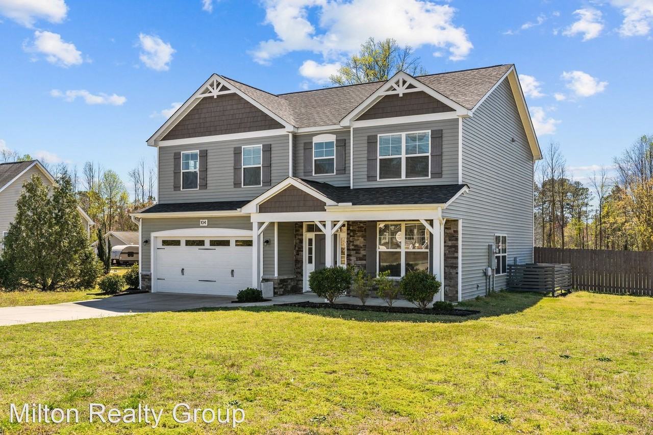 104 Courtney Ln - Photo 3 of 37