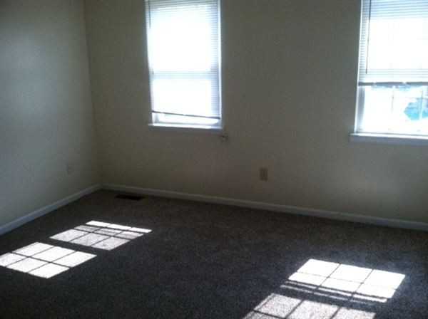 1519 Steadmantown Ln - Photo 2 of 3