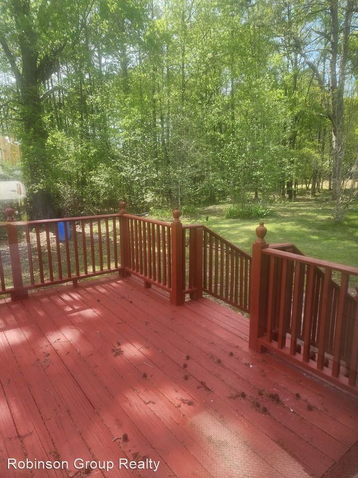 108 Jenkins St - Photo 3 of 9