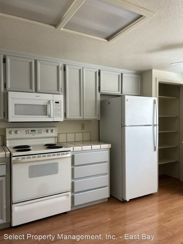 63 Donada Pl - Photo 3 of 15