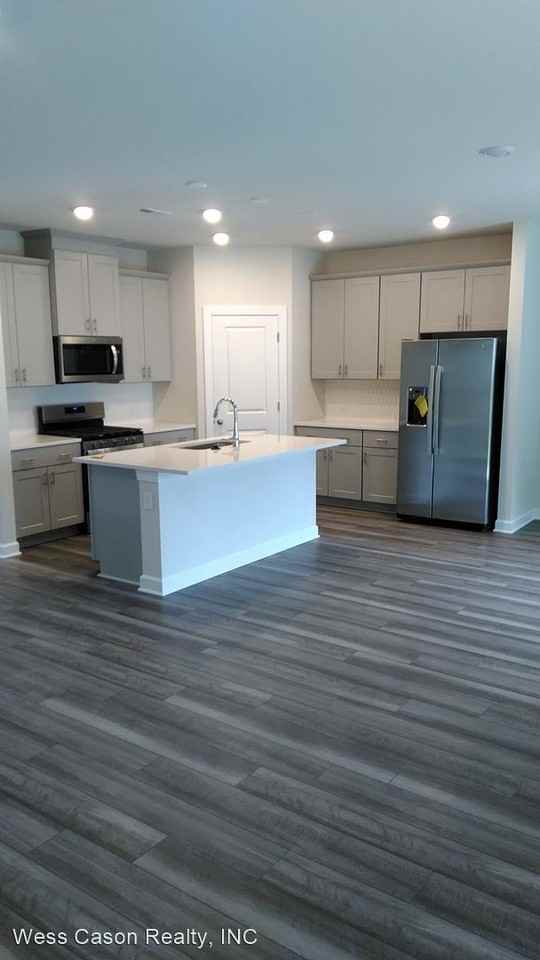 1040 Clementine Rd - Photo 3 of 34