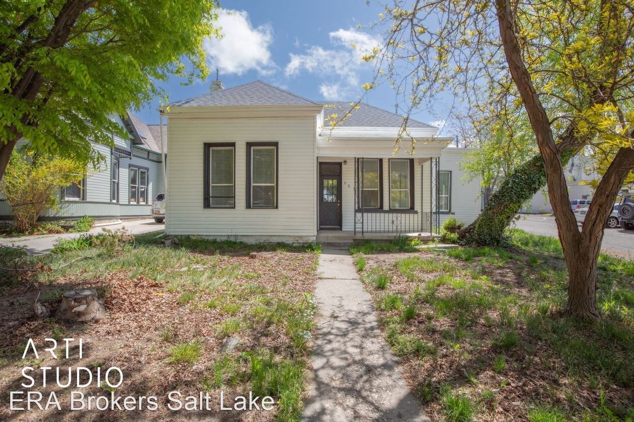 159 S Lincoln St - Photo 2 of 24