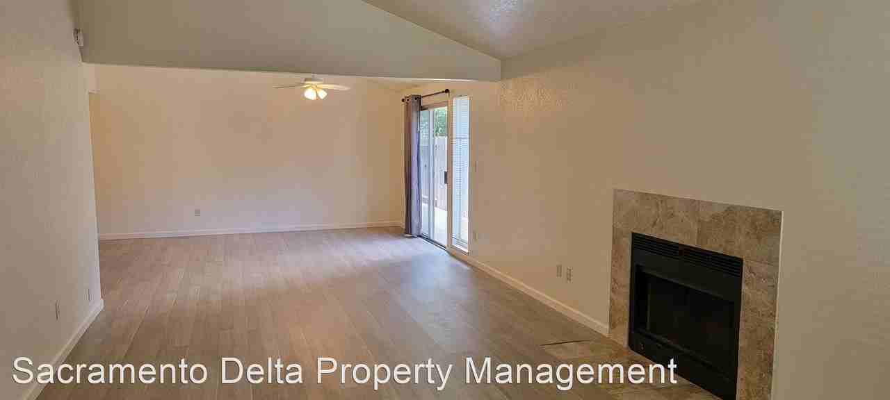 5107 / 5109 Hoover St. - Photo 3 of 14