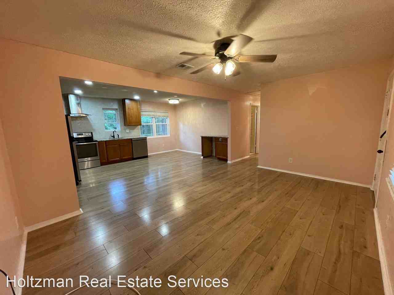 808 Griffin Rd Se - Photo 3 of 22