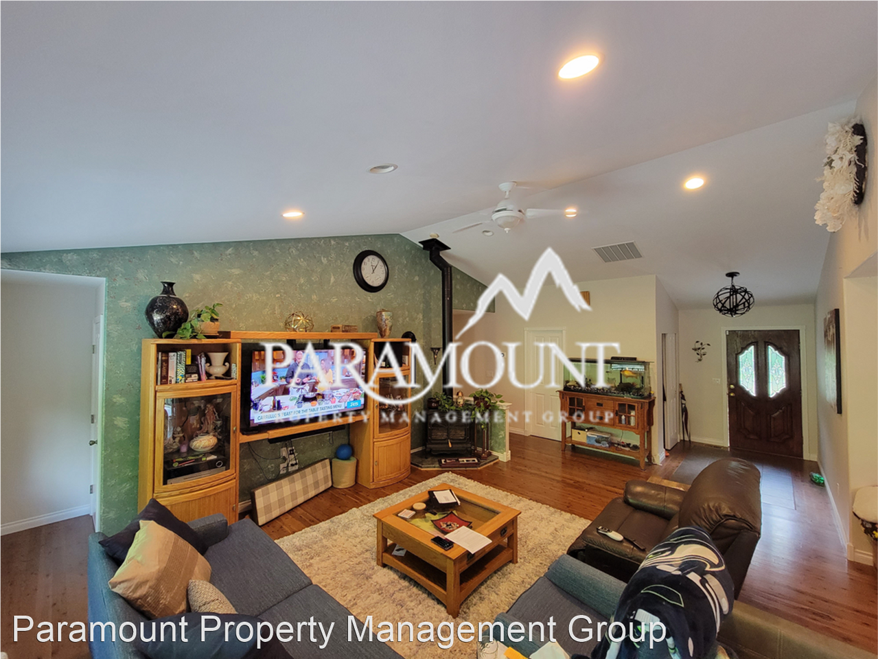 251 Ne Mahonia Dr - Photo 3 of 18