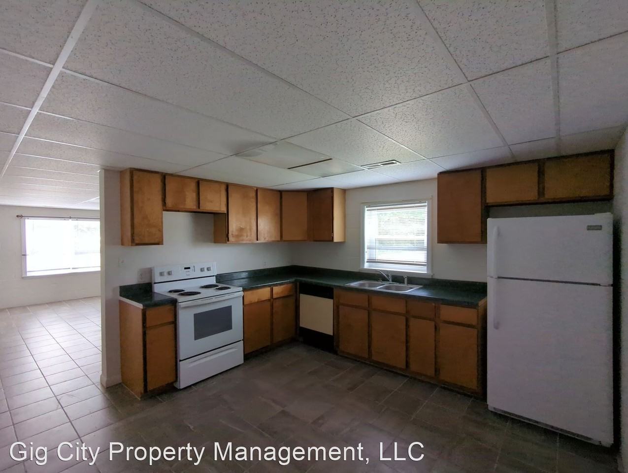 83 Summerfield Rd - Photo 2 of 6