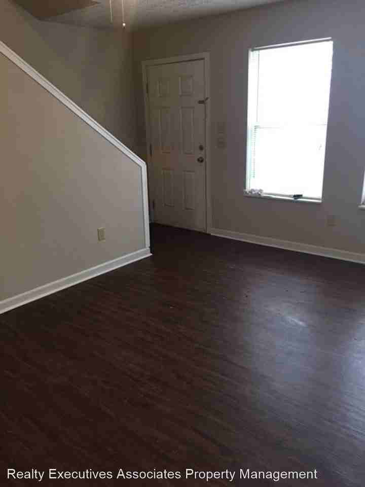 224 Taliwa Garden Dr, Knoxville, TN 37920 2 Bedroom House for 1,050