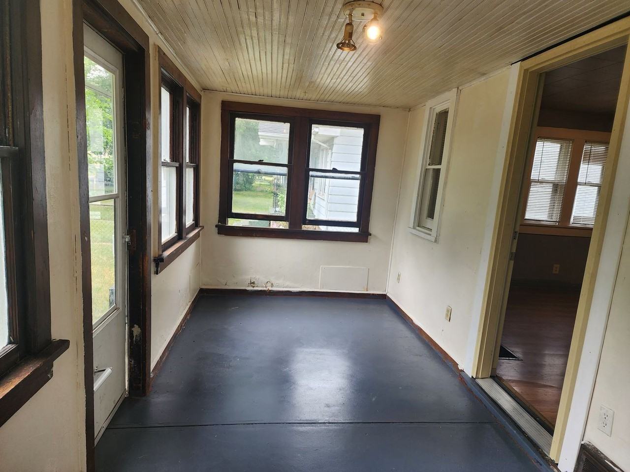 734 View Ave - Photo 2 of 7