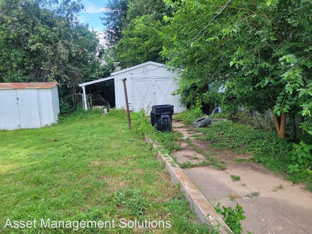 2336 Nw 14th St - Photo 3 of 35