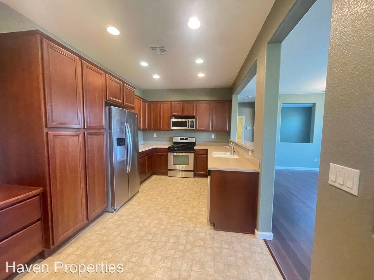 3505 Esplanade Cir - Photo 3 of 25