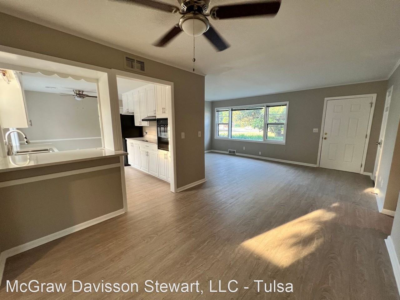 4610 S Winston Ave - Photo 3 of 30