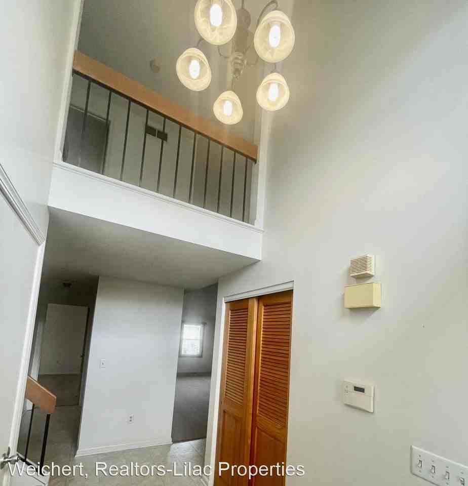 2 Daisy Ln - Photo 3 of 19