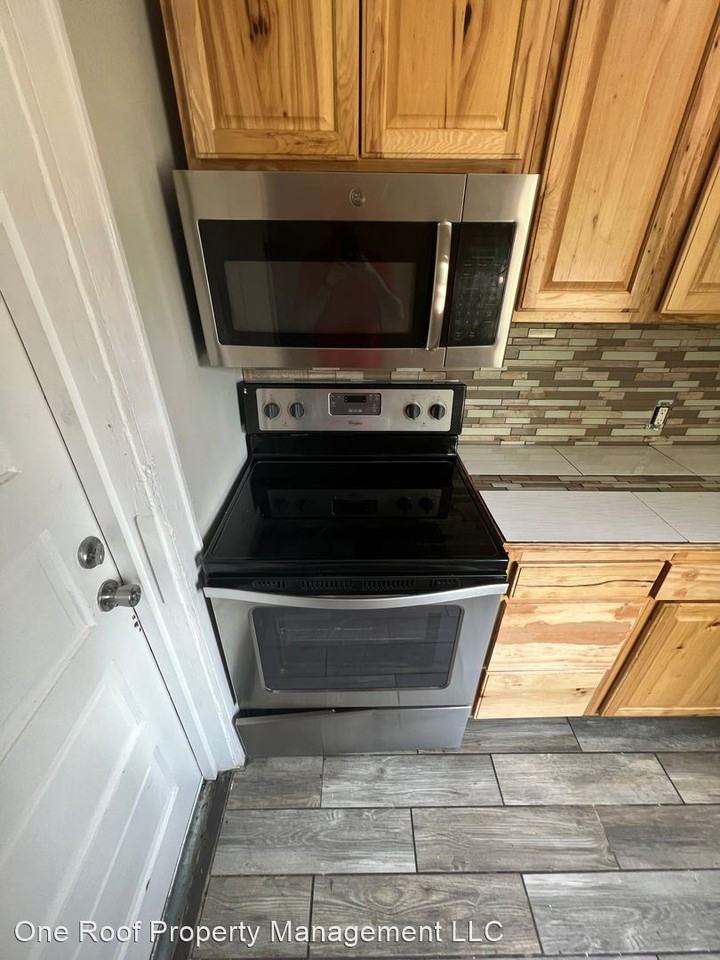 2450 Benton Blvd - Photo 2 of 9