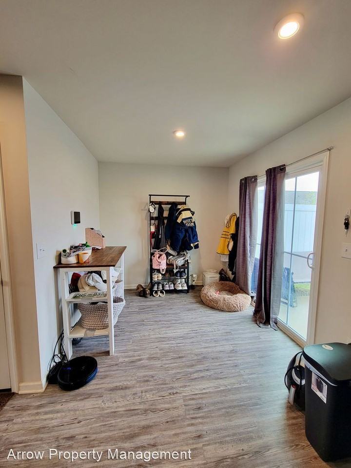 1283 Havenbrook Dr - Photo 3 of 11