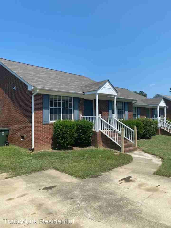 3509 Lake Woodard Dr - Photo 2 of 4