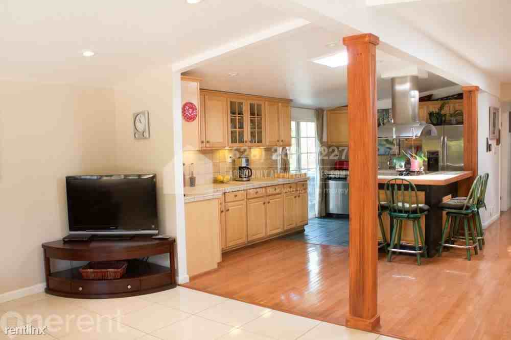 2352 Craig Ct - Photo 2 of 11