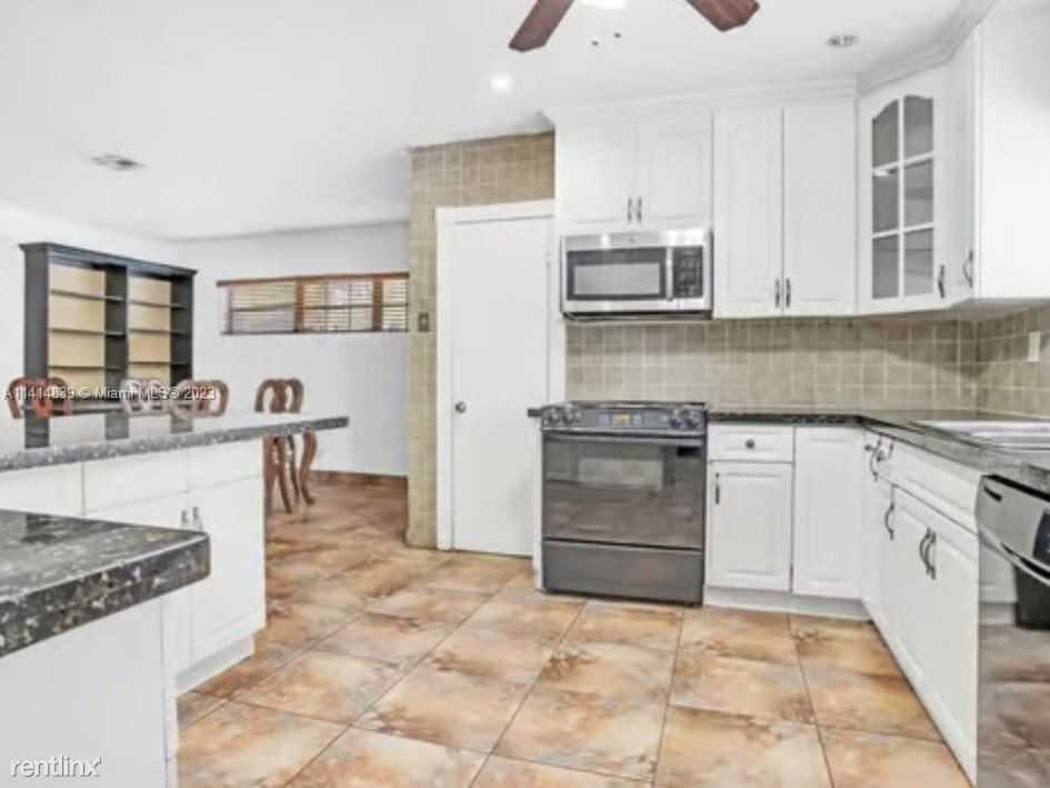 1232 Ne 176th Ter - Photo 2 of 13