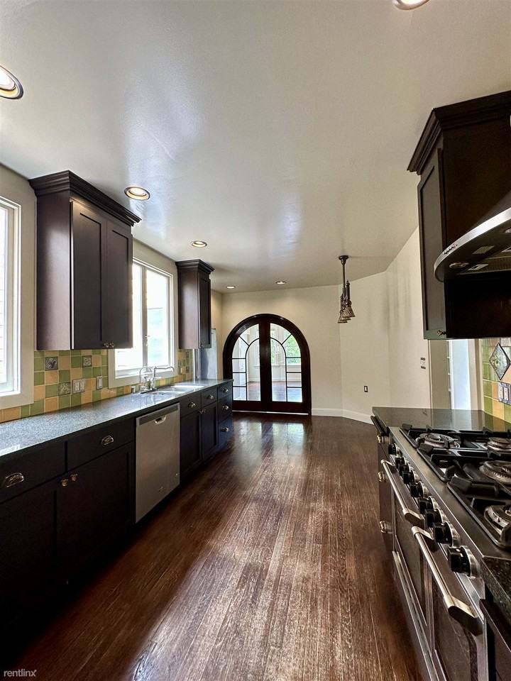 176 Duncan St - Photo 2 of 14