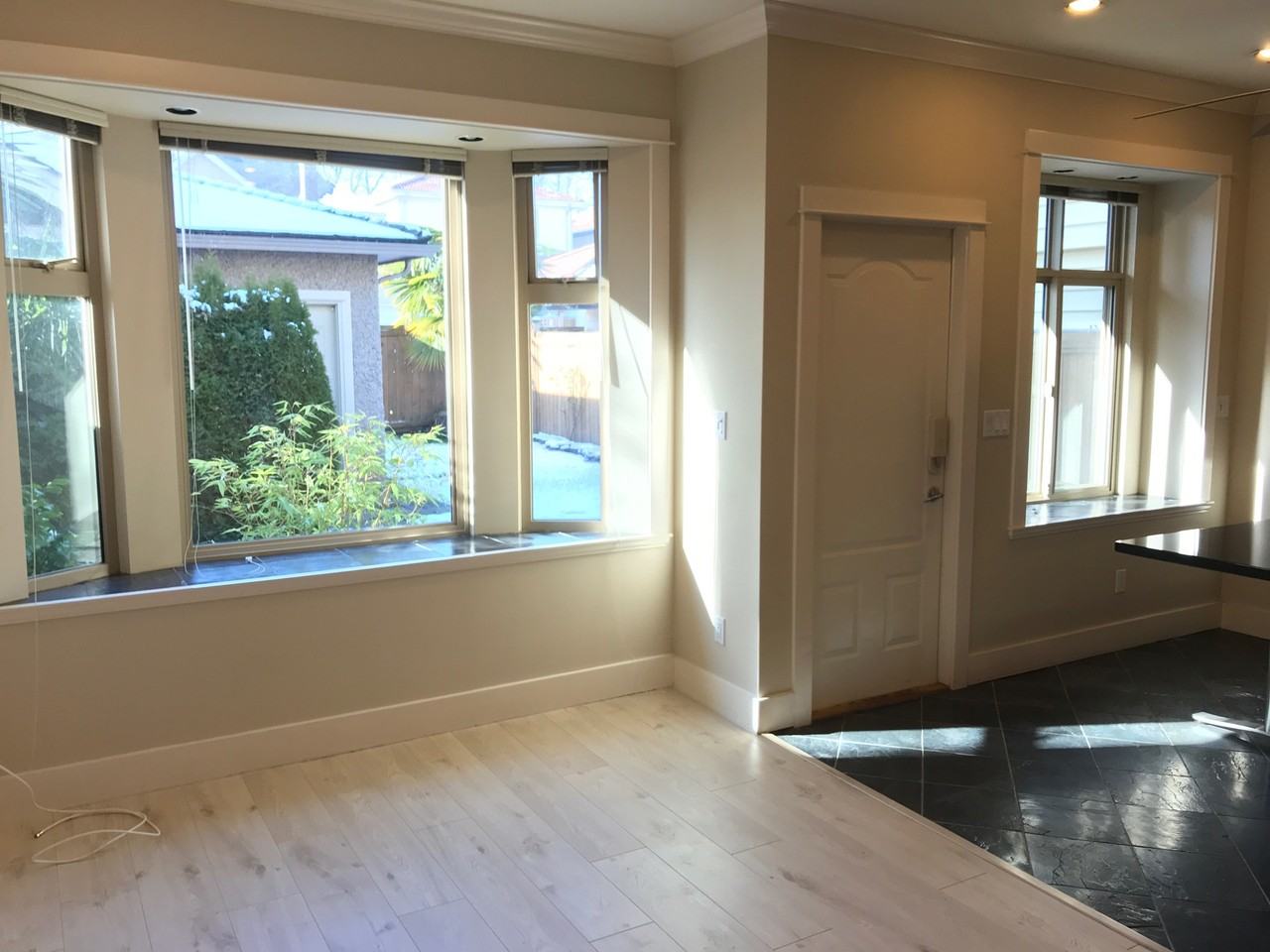 8289 Laurel St - Photo 2 of 11