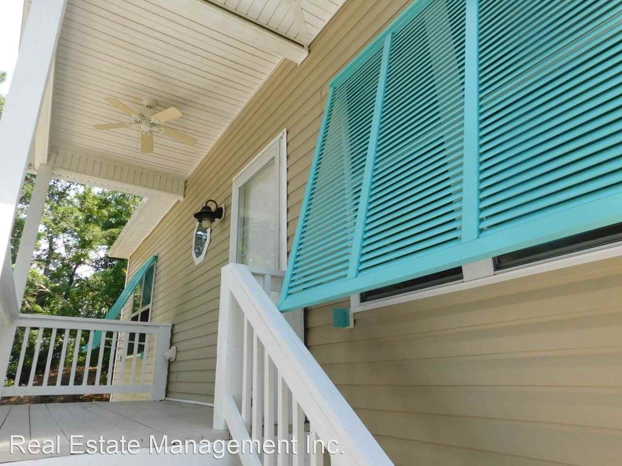 328 Live Oak St - Photo 3 of 46