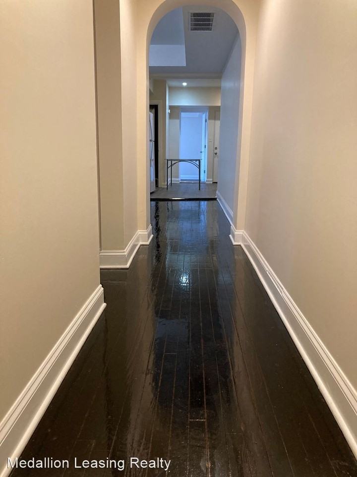 8330 S Maryland Avenue - Photo 3 of 8