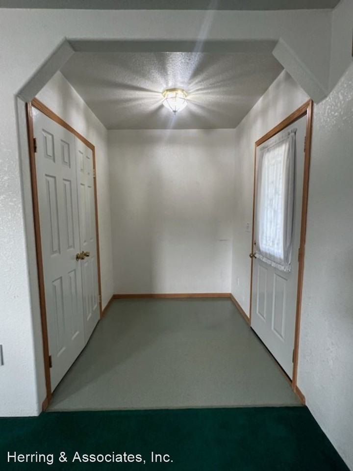 312 Cottage Ave - Photo 2 of 18