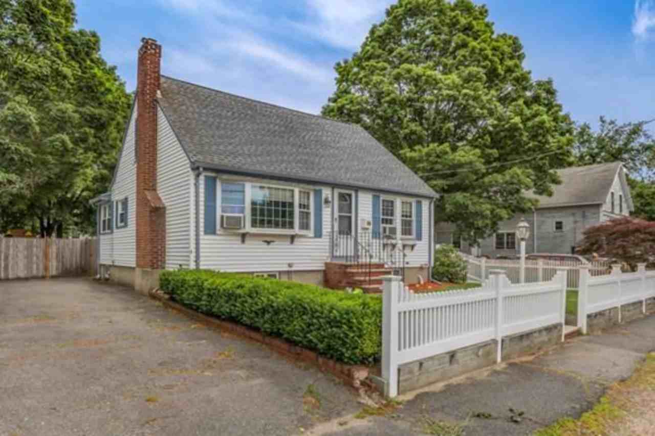 24 Bolton St - Photo 2 of 17
