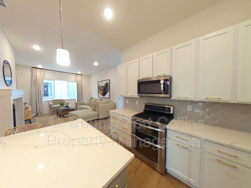 5967 Rendezvous Pkwy - Photo 7 of 30